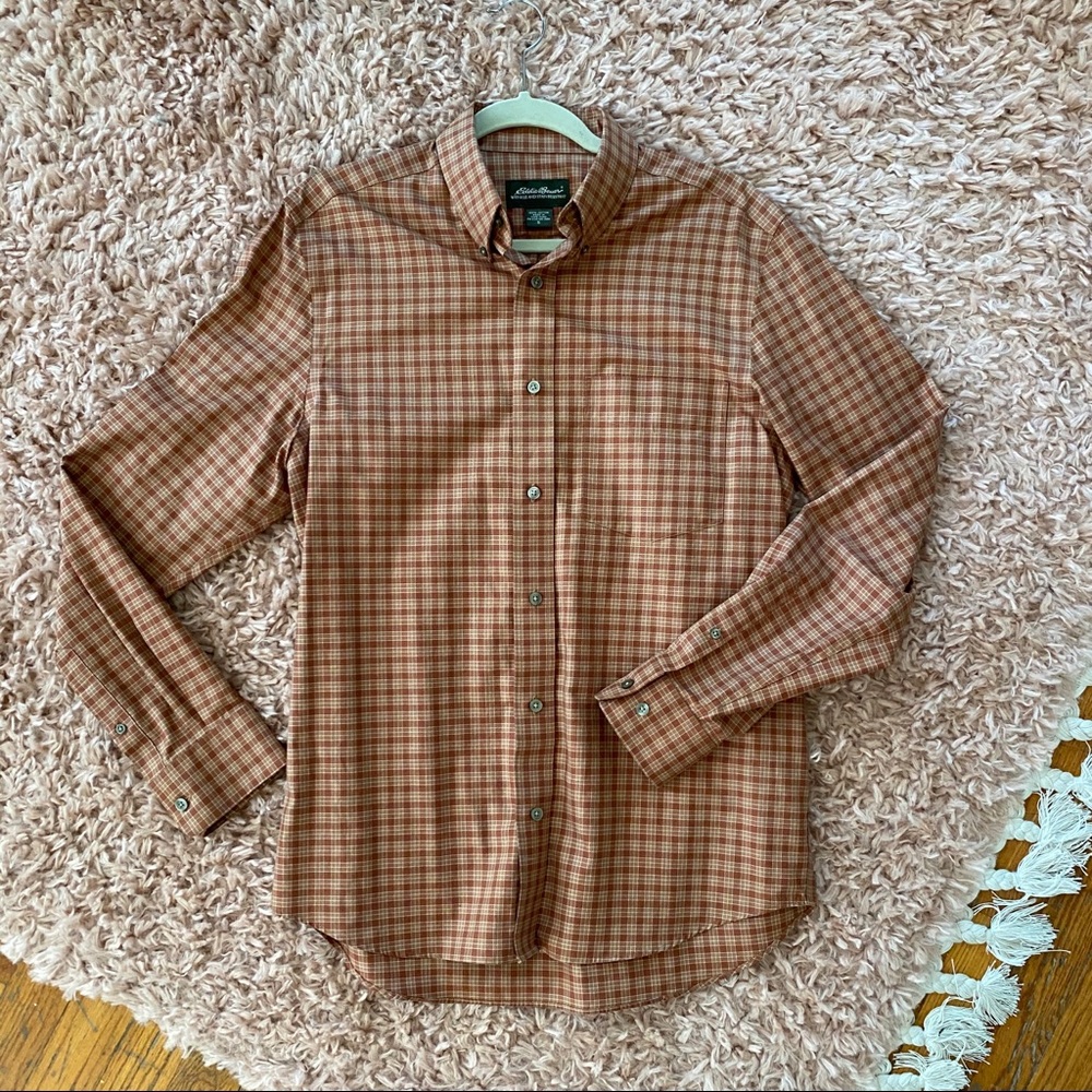 Eddie Bauer wrinkle and stain resistant button up